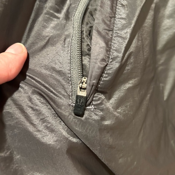 Lululemon wind breaker Super Tracker jacket. - Picture 10 of 10